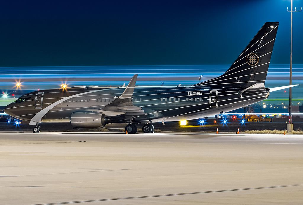 AirX Charter Boeing 737-700BBJ