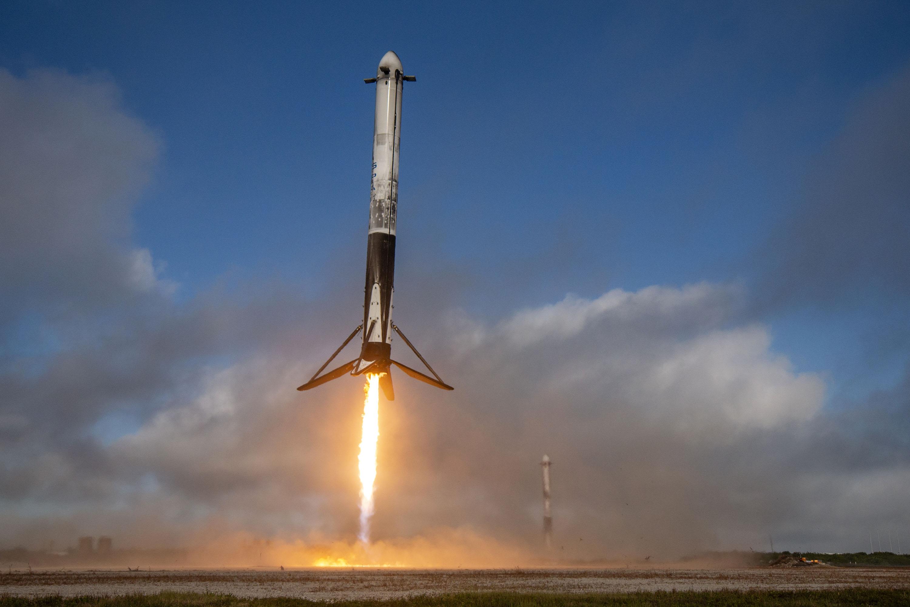 Falcon Heavy Back For SpaceX’s First Direct-To-GEO Mission | Aviation ...