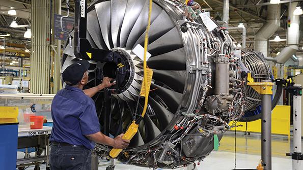 Pratt & Whitney engine technician
