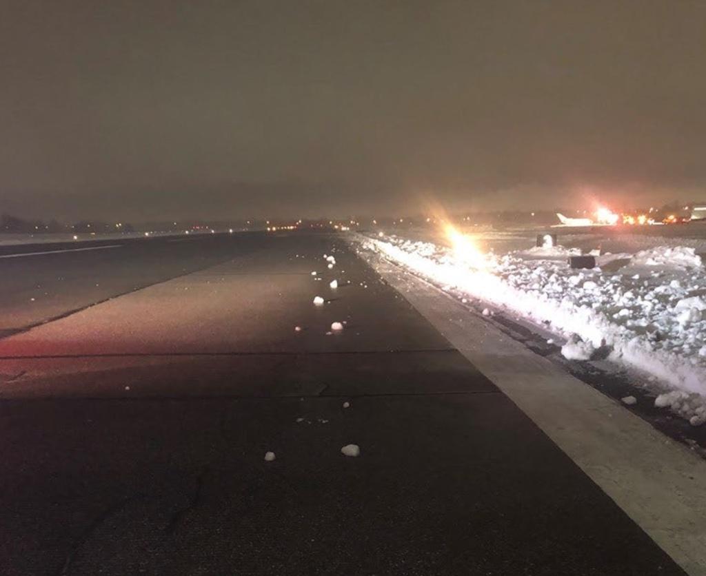Snowy runway photo