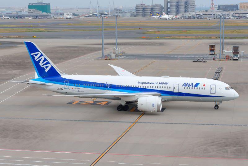 ANA 787-8 at Tokyo Haneda Airport
