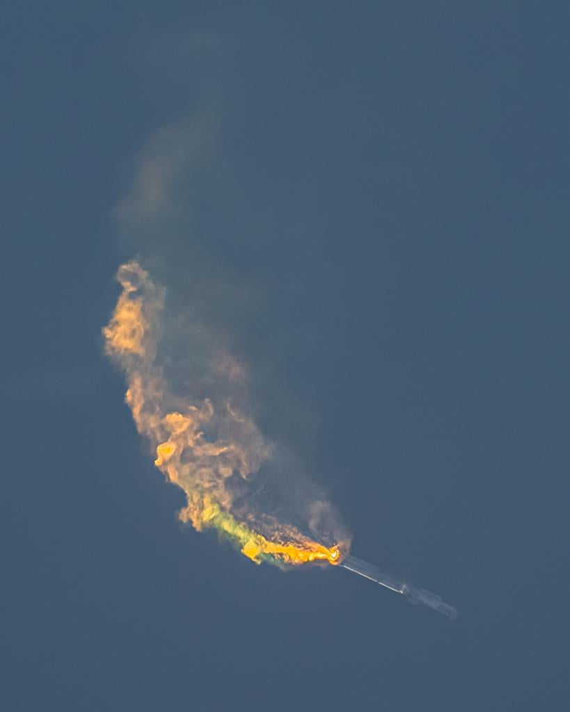 SpaceX Starship launch vehicle and Super Heavy booster