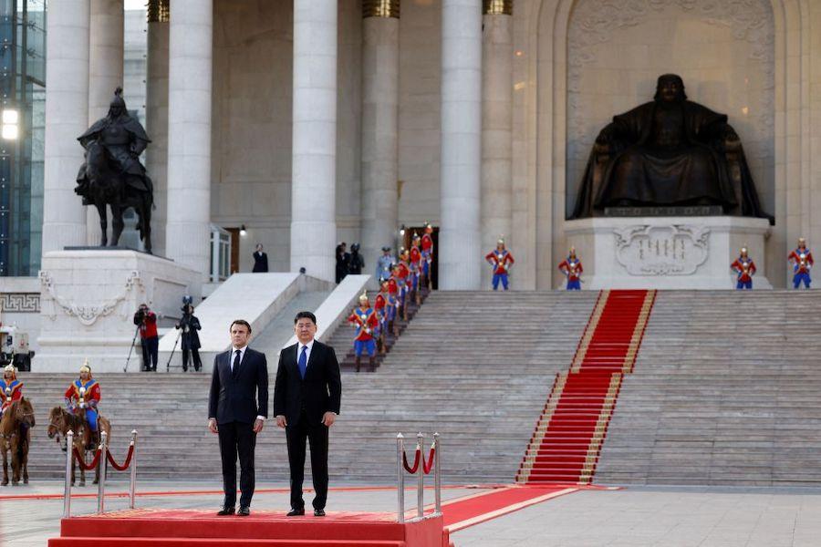 Mongolia's President Ukhnaagiin Khurelsukh and France's President Emmanuel Macron