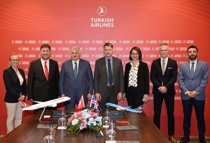 Icelandair and Turkish Airlines official sign agreement