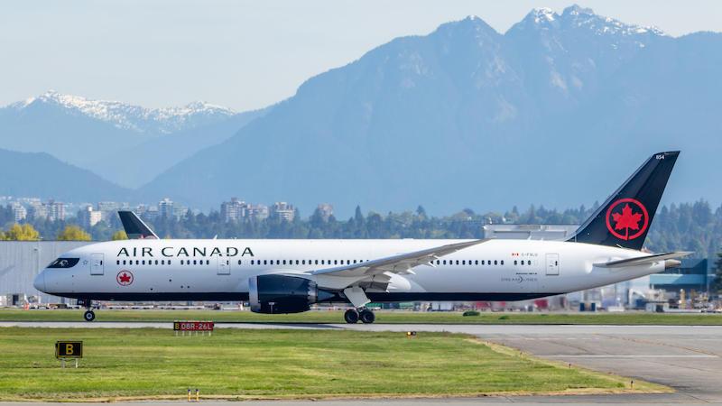 Air Canada 787 at Vancouver Airport