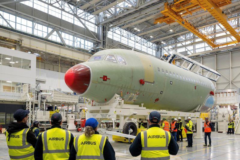 First A321 molding at new Toulouse assembly line