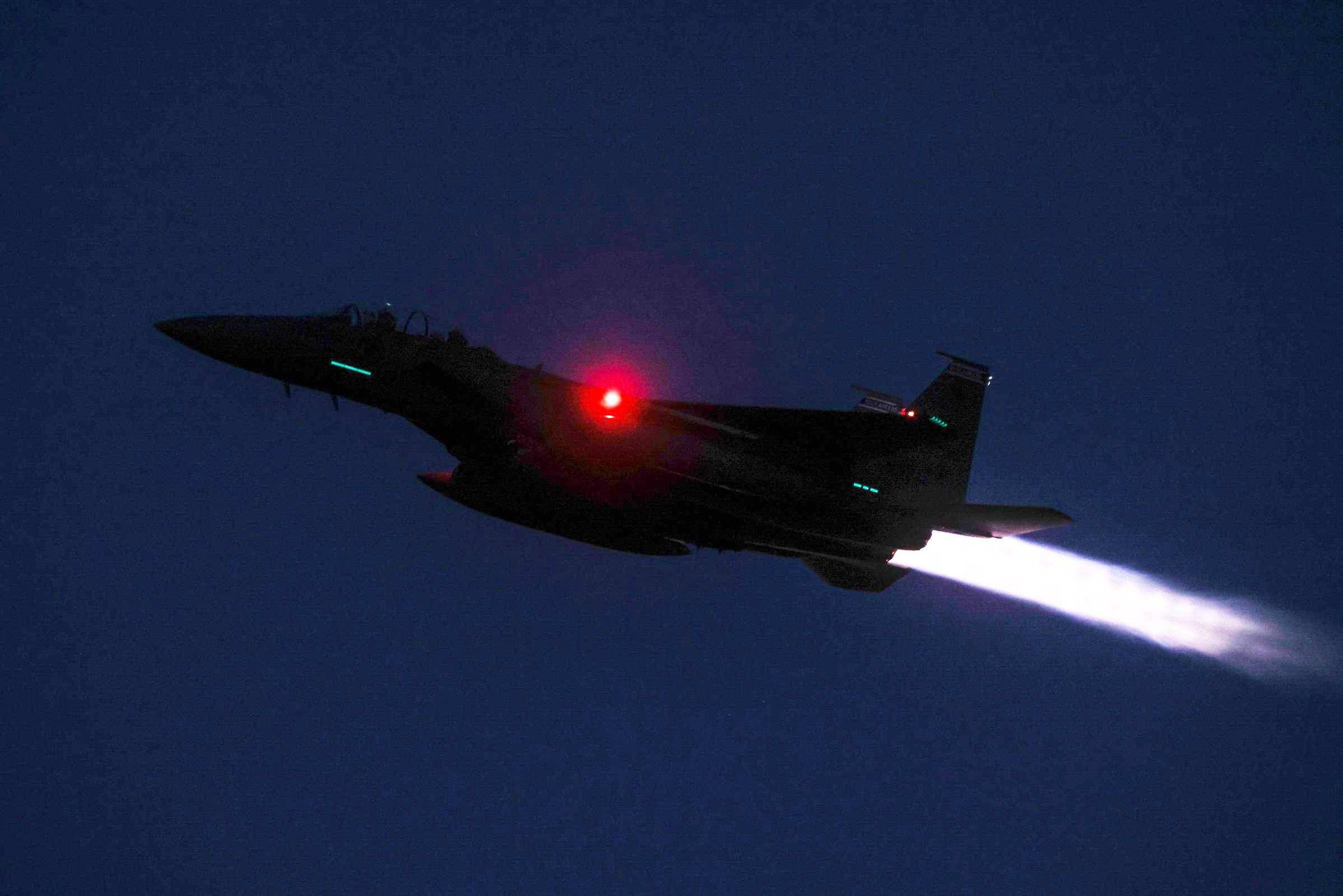 F-15SG departing for a night sortie