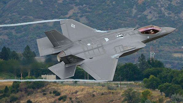 Die Schweiz gibt 330 Millionen Dollar für die Modernisierung der F-35-Flugzeugbasis aus