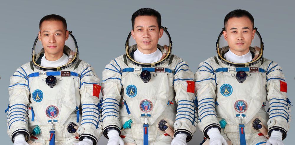 China Sends Its Youngest Crew To Space On Shenzhou-17 | Aviation Week ...