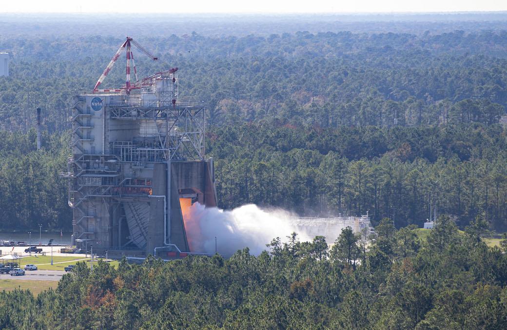NASA RS-25 engine test firing