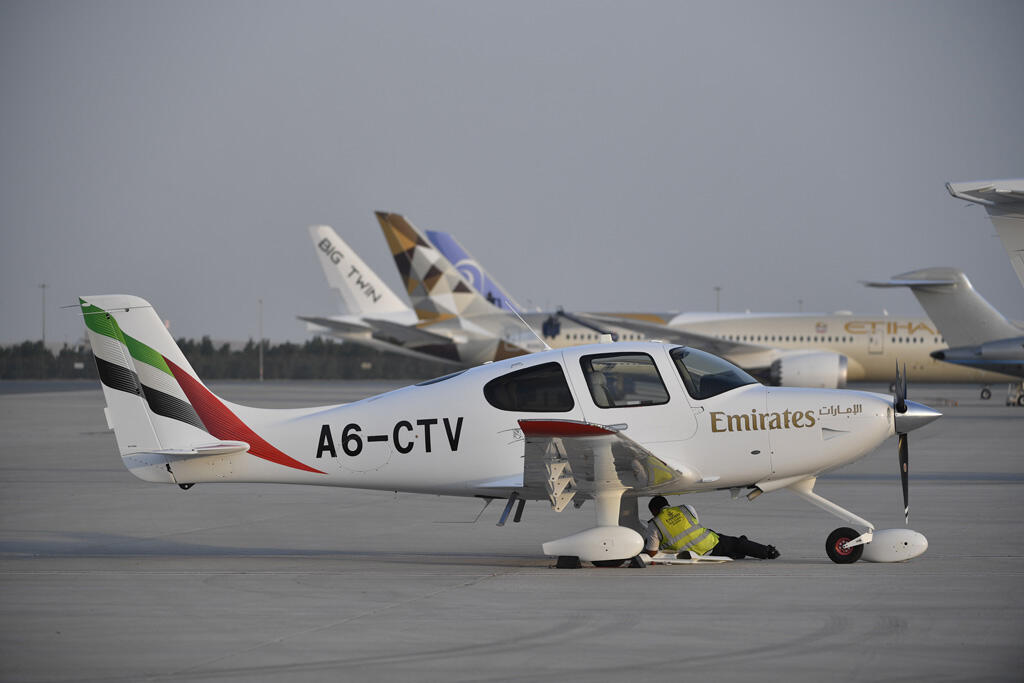 Emirates Cirrus SR22