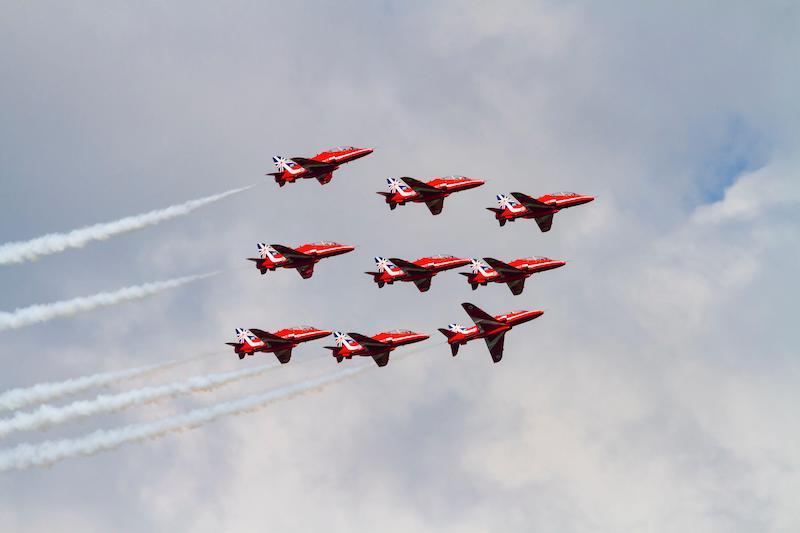 red arrows flying diamond nine formation