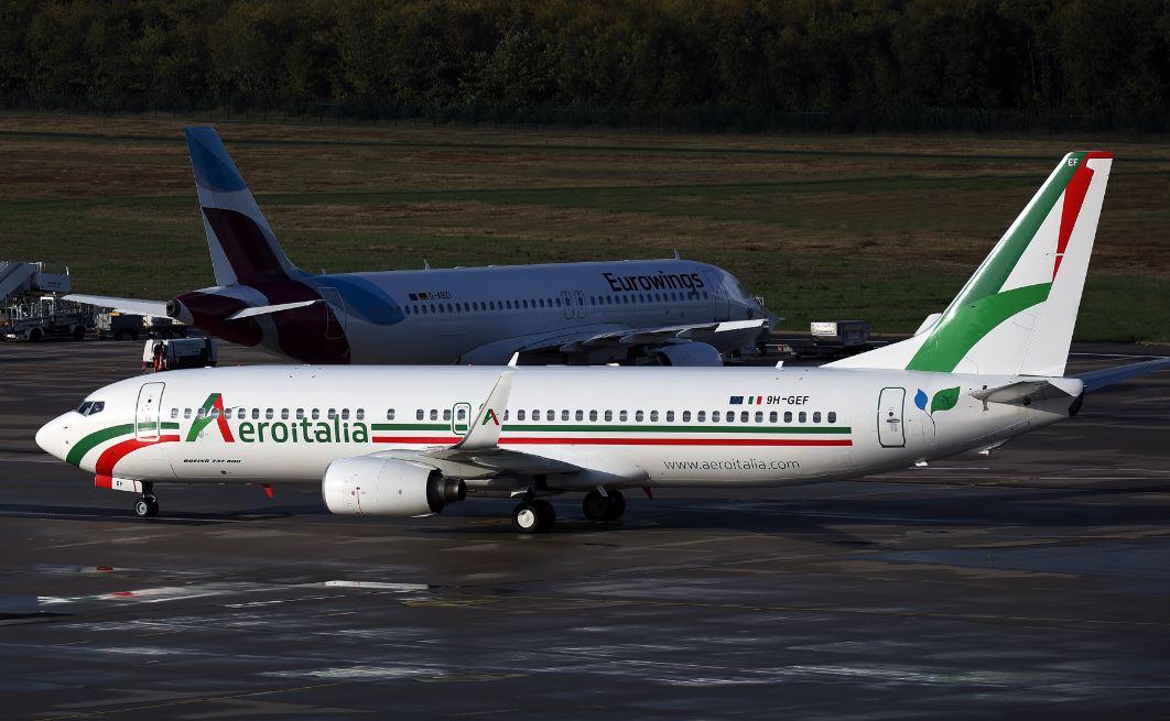 Aeroitalia 737-800