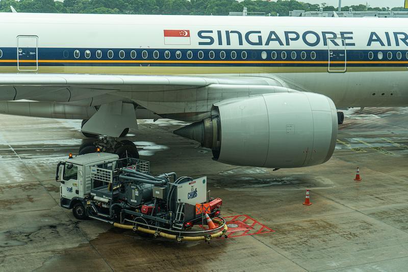 Singapore Airlines fueling at Changi Airport