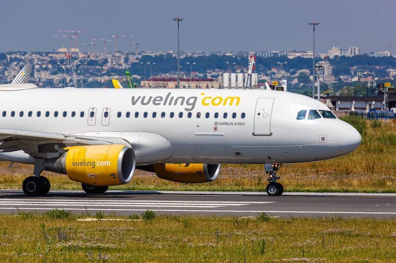 vueling jet at orly