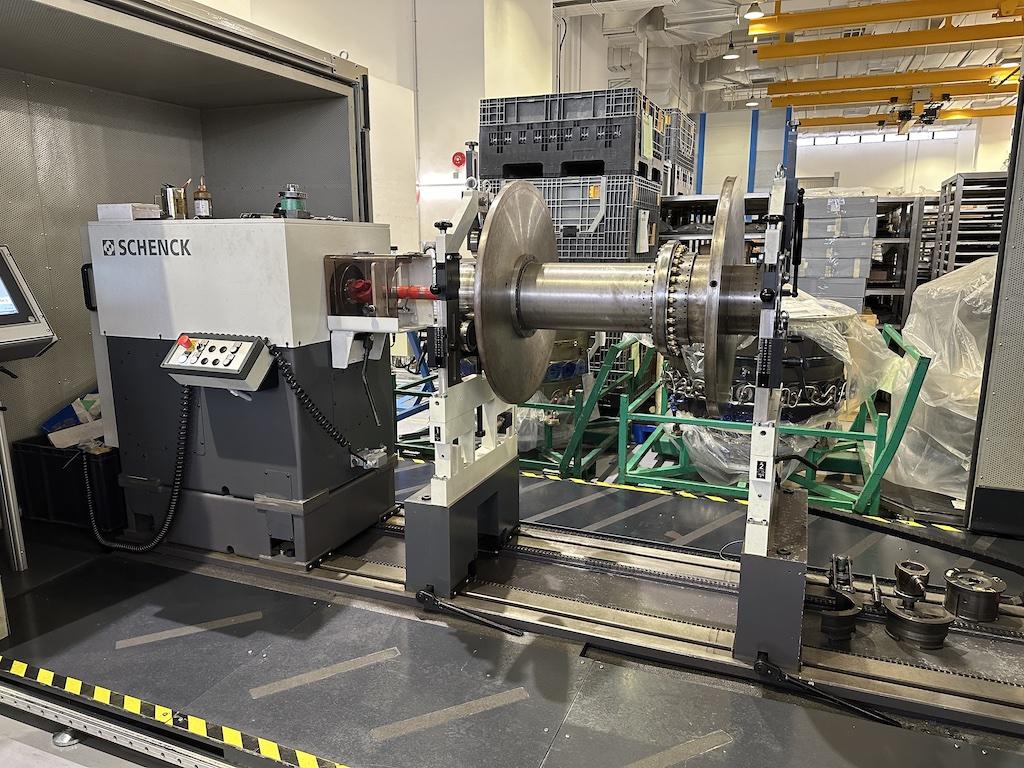 engine part balancing machine