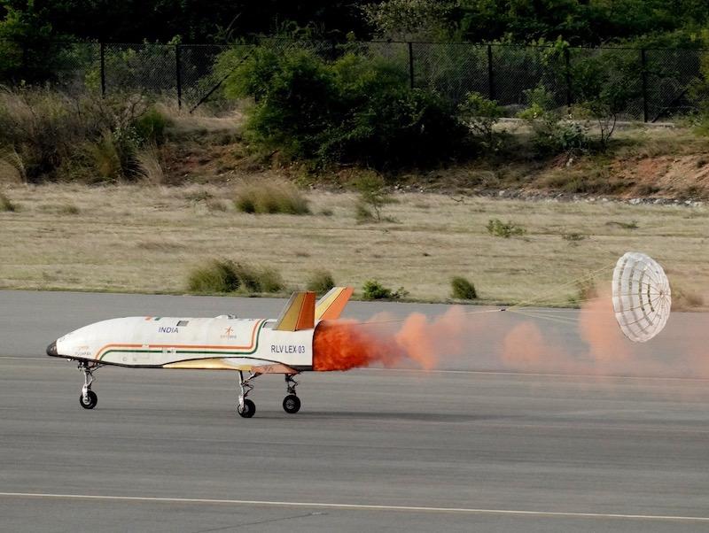 Pushpak deploying drag chute after landing