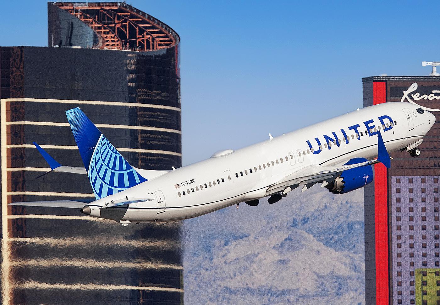 United Airlines 737 MAX 9