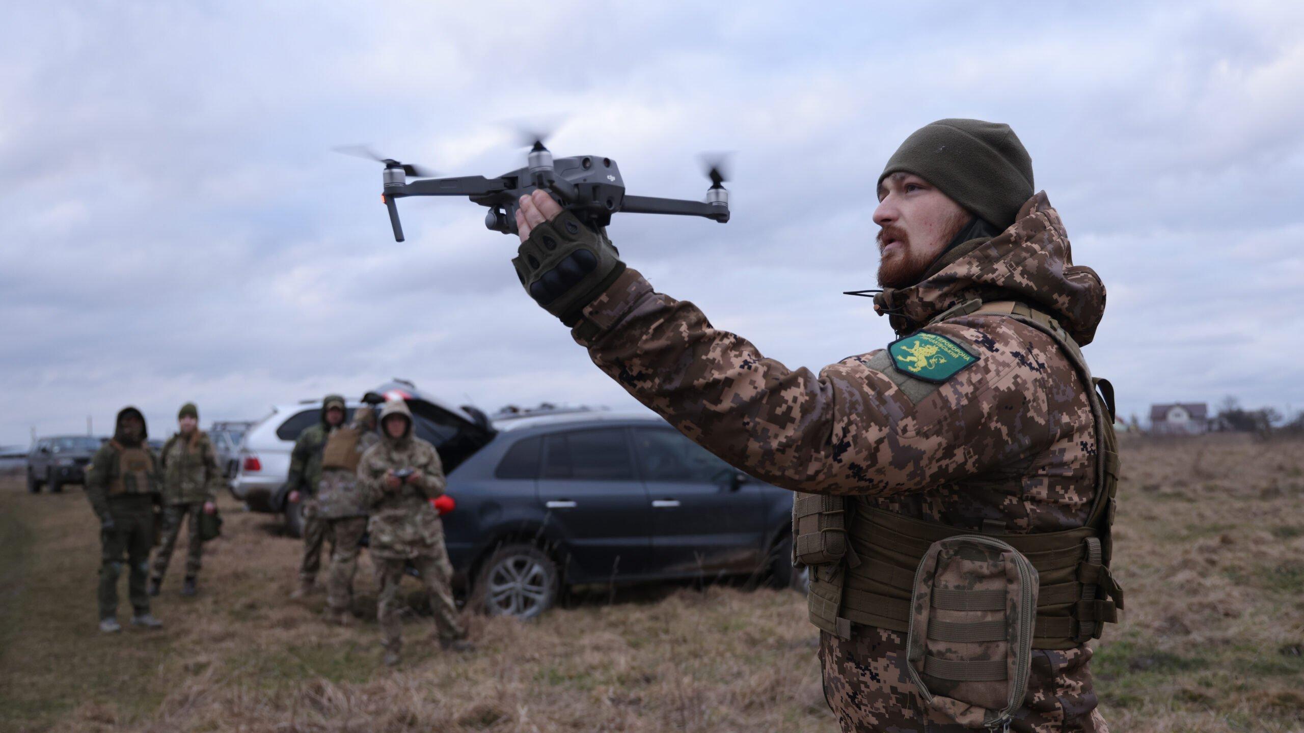 Ukrainian soldiers train with drones
