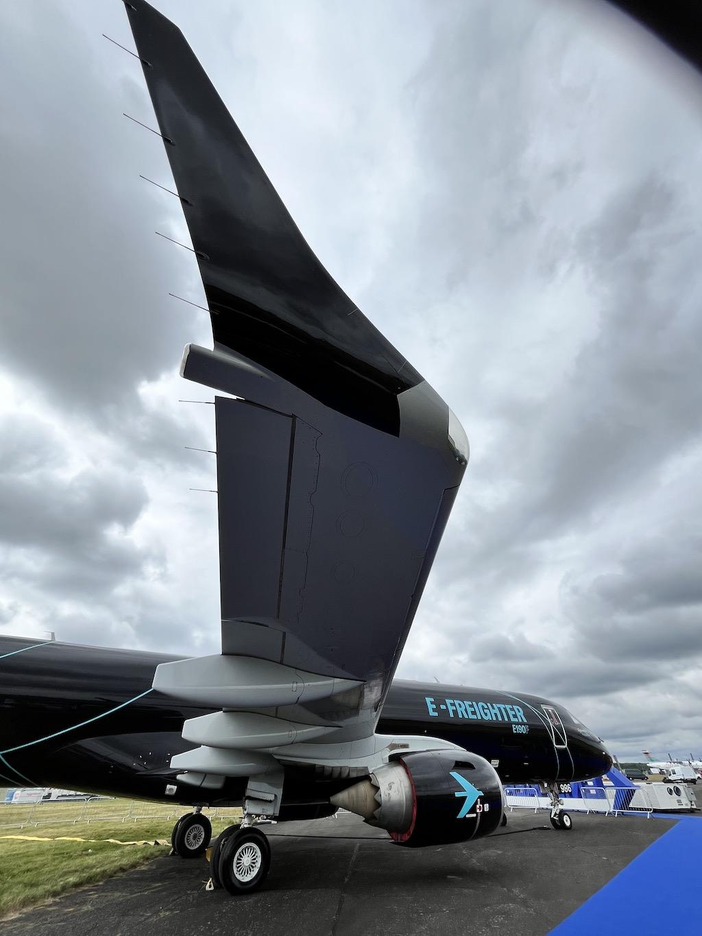 A closeup of the Embraer E190F’s winglet.