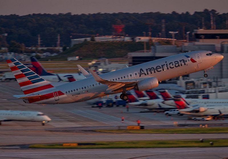American Airlines 737-800 