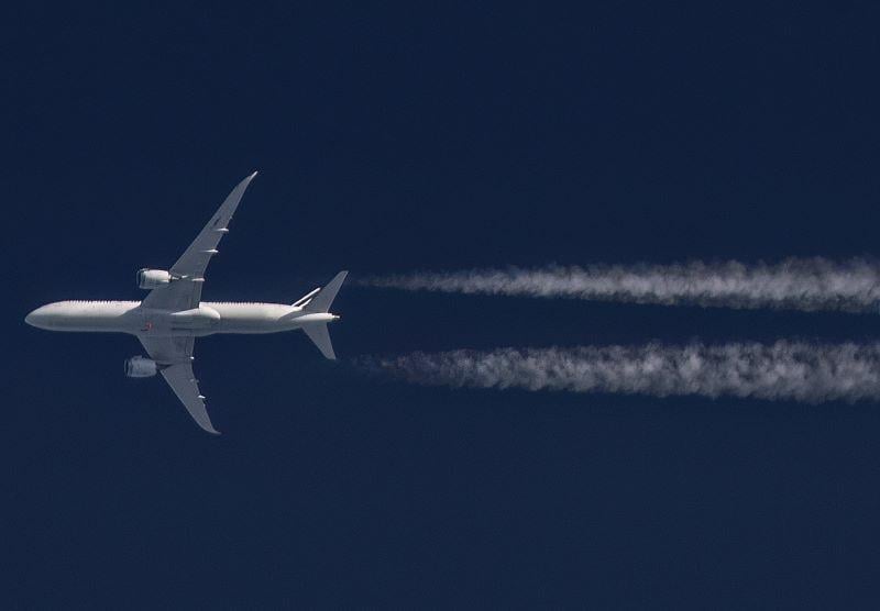 air france 787-9 contrails