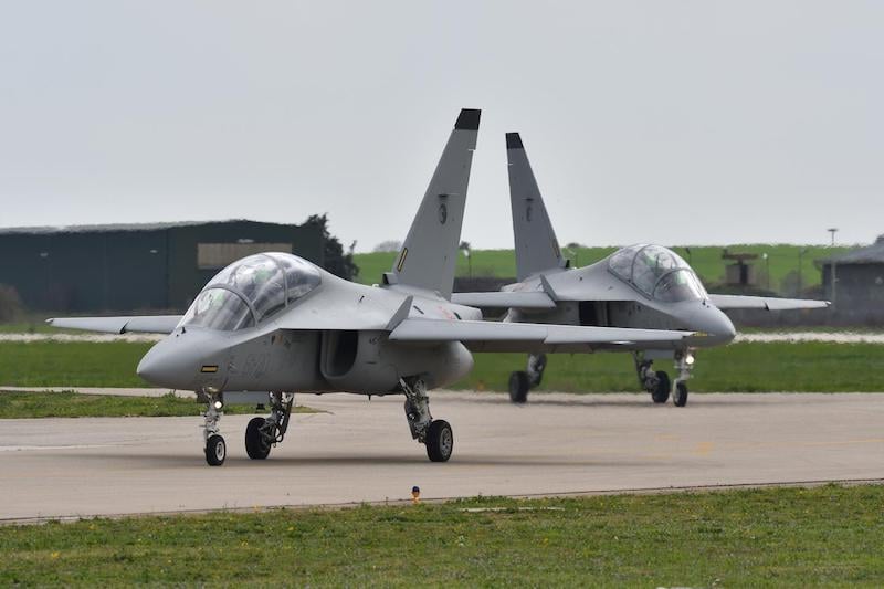 leonardo m-346 trainers