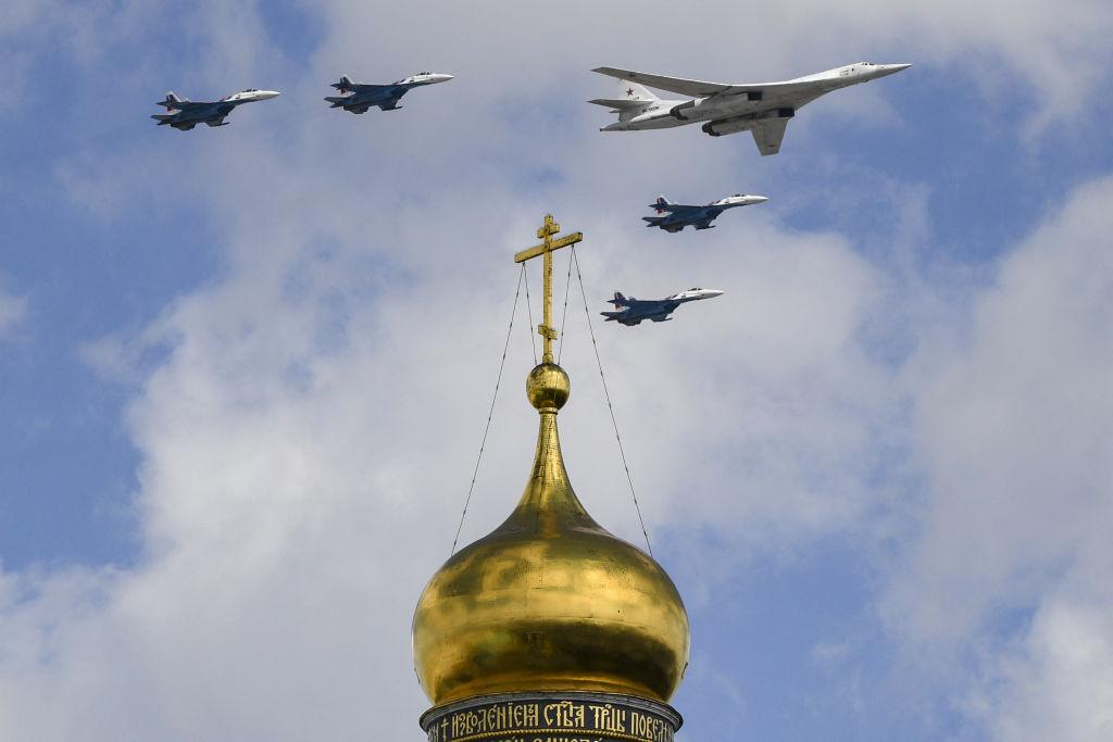 Russian warplanes over the Kremlin