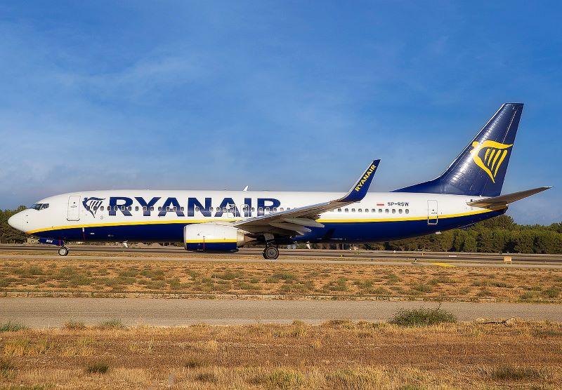Ryanair 737-800