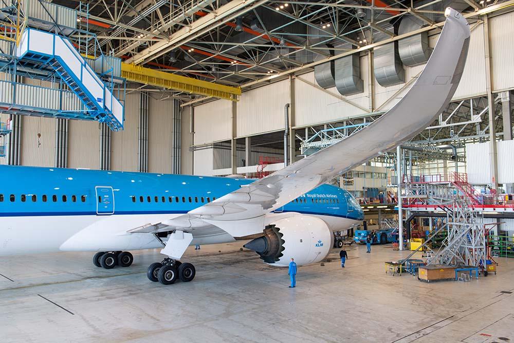 KLM Boeing 787 in hangar