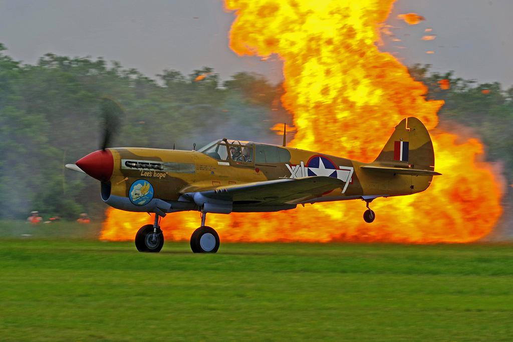 A P-40F Warhawk