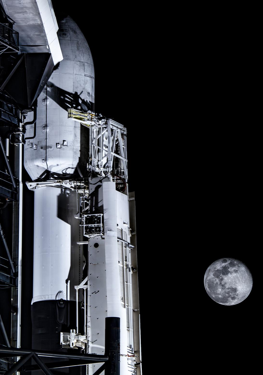 Blue Ghost Mission 1 - Falcon 9 Rocket Encapsulating BGM1