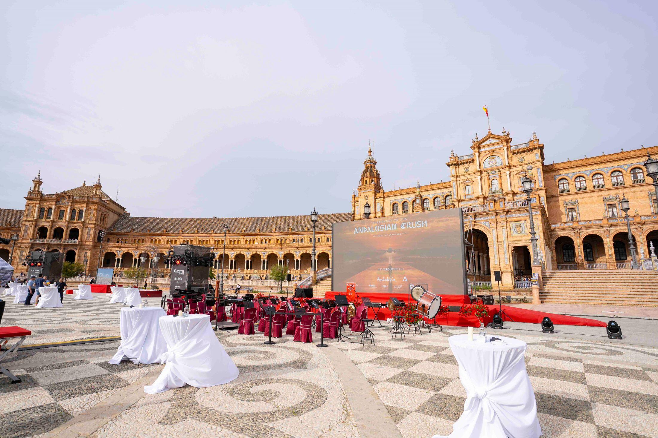 The stage is set for the Networking Evening at the Plaza de España