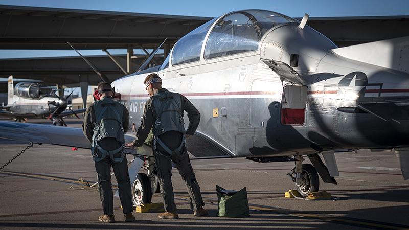 米空軍、パイロット不足への対応のため民間訓練機関を活用へ