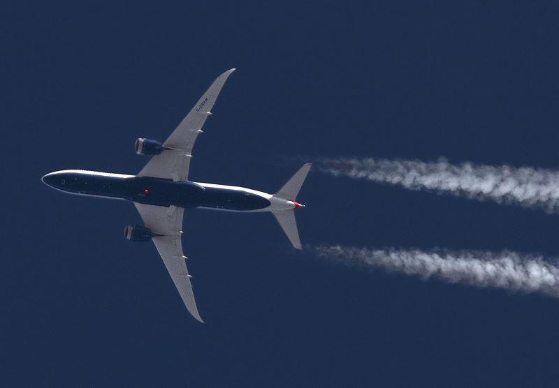 contrails and a British Airways 787-9