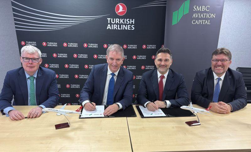 Turkish Airlines and SMBC Aviation Capital signing a deal