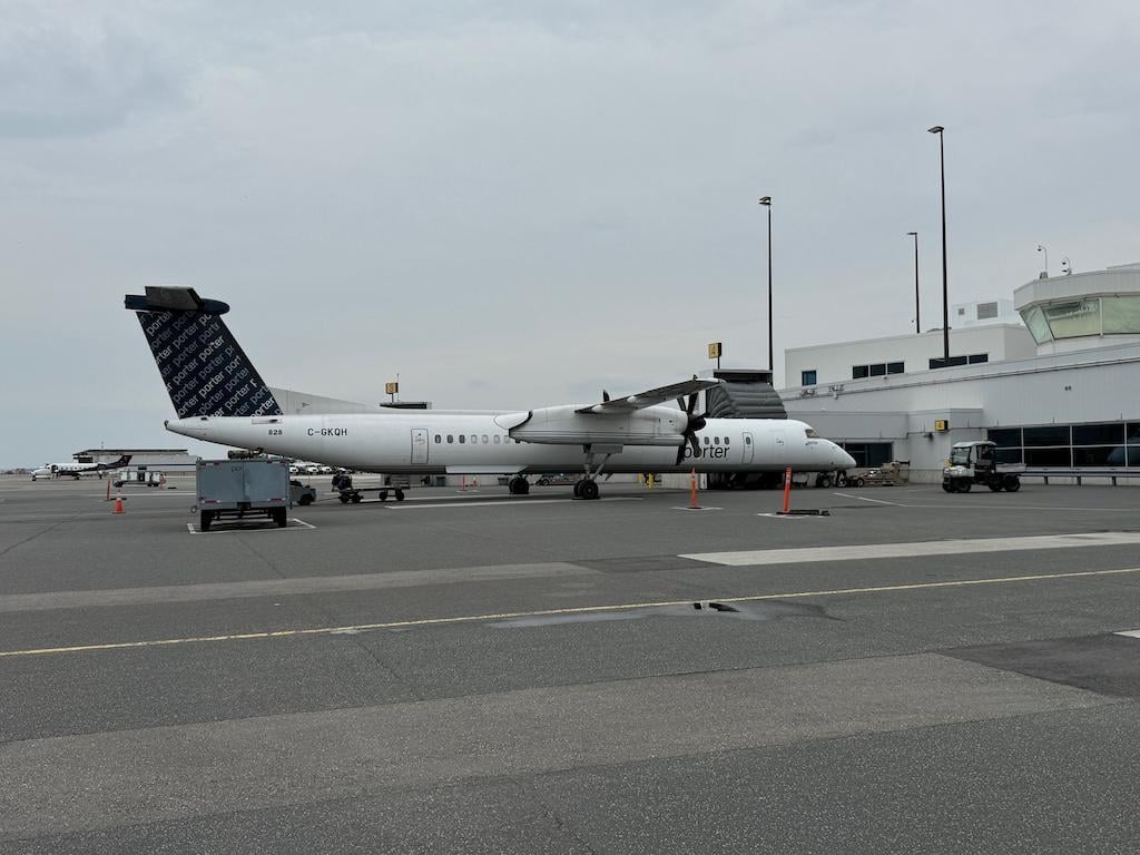 A Porter De Havilland Dash 8-400 on ramp at Billy Bishop Toronto City Airport