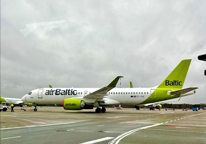 airBaltic A220-300