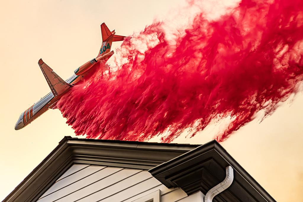 Erickson Aero Tanker MD-87 drops fire retardant