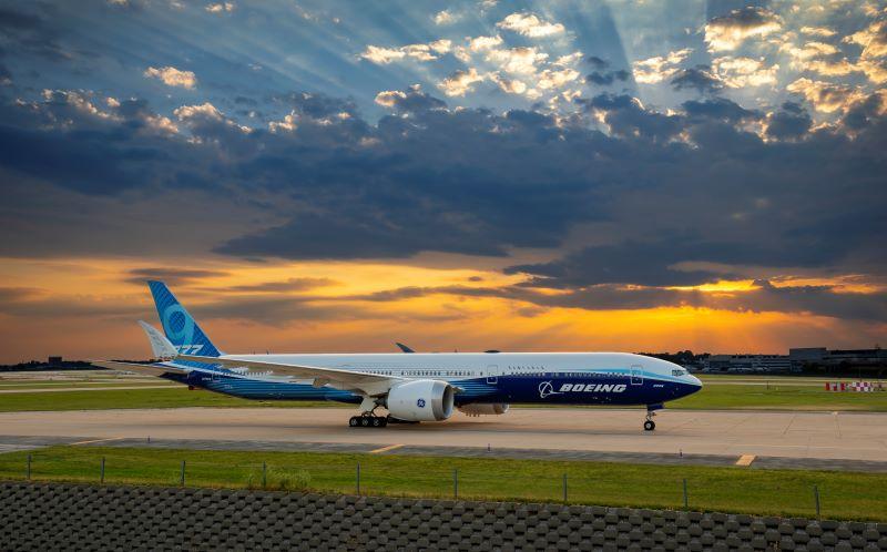 Boeing 777-9 with sunset