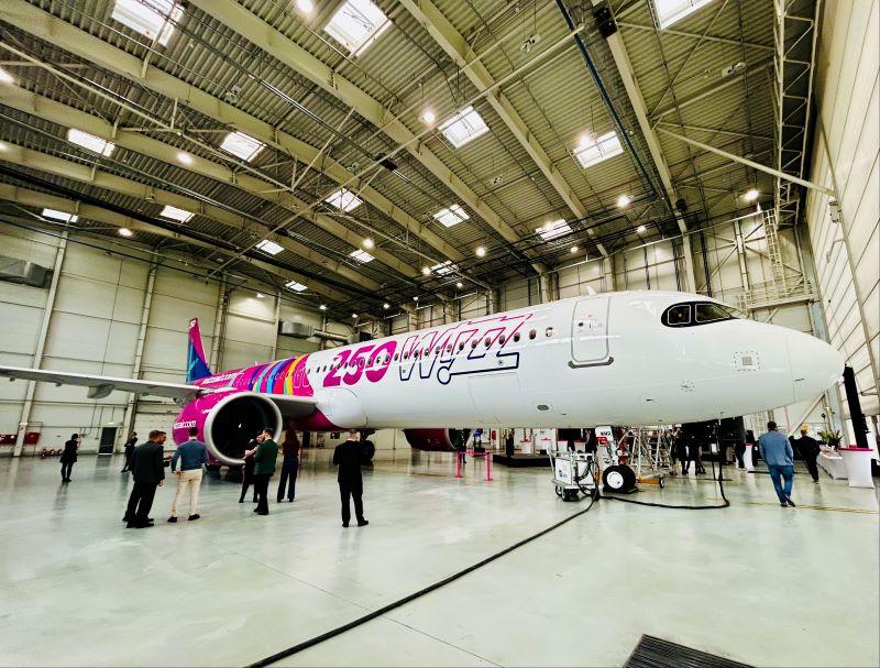 Wizz Air's 250th aircraft, an Airbus A321neo 