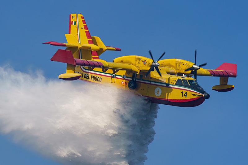 De Havilland Canada CL waterbomber