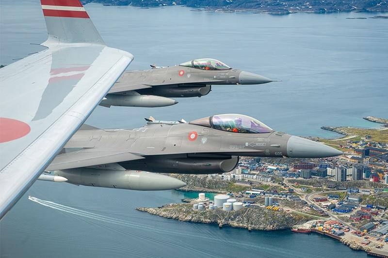 danish f-16s