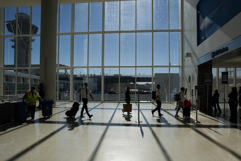 passengers go through tsa