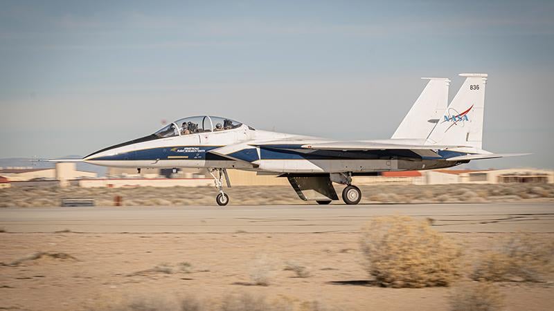 F-15B with CatNLF wing