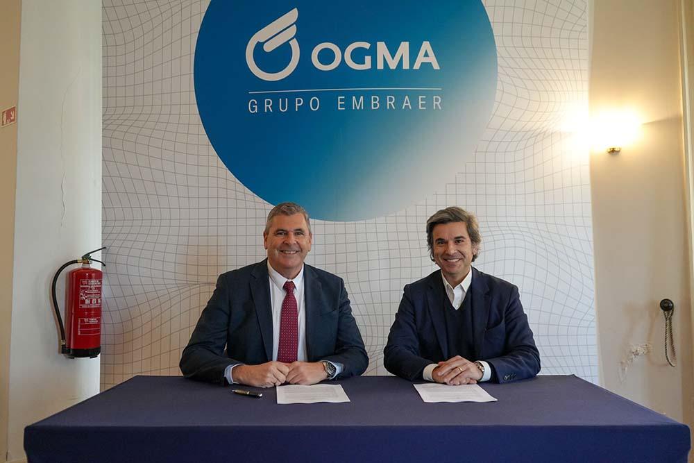 Axiscades Group CEO and Managing Director Alfonso Martinez with OGMA CEO Paulo Monginho.