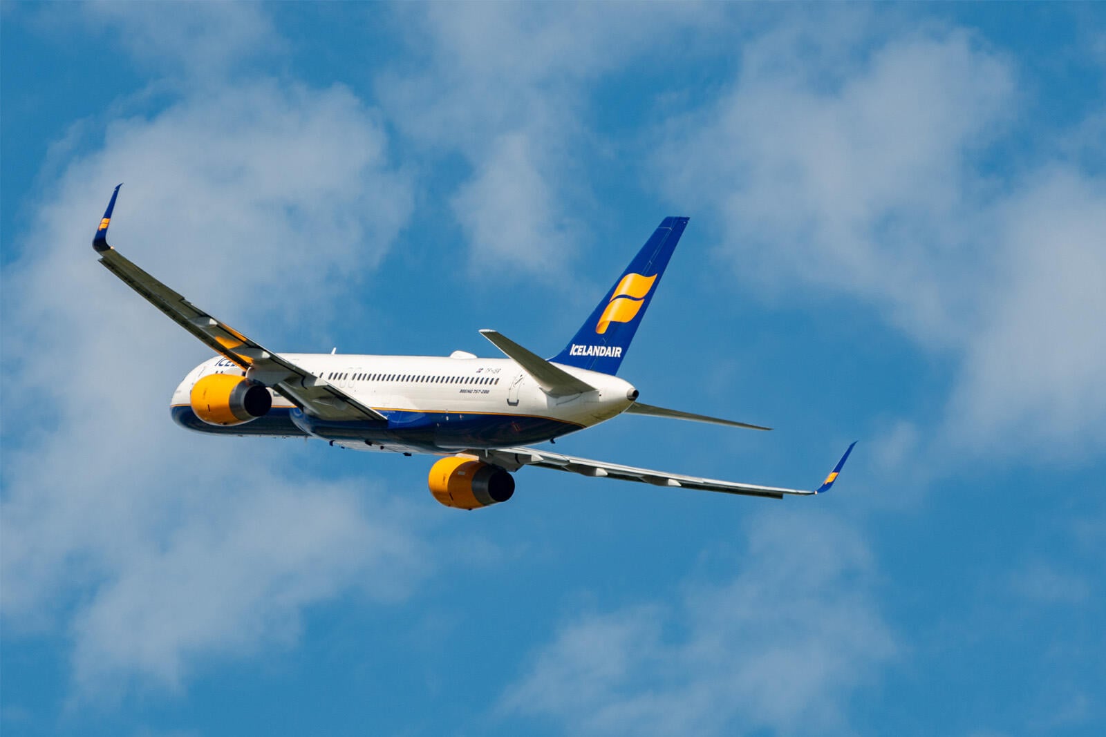 Icelandair 757 with winglets