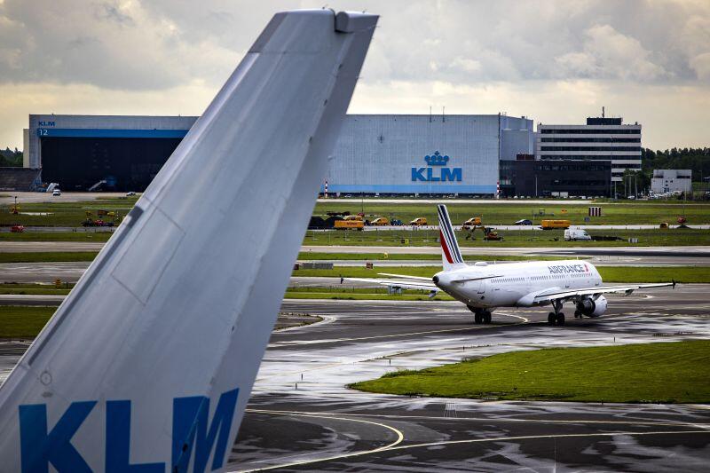 Air France and KLM aircraft