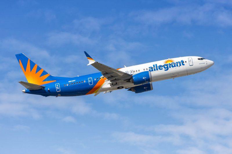 Allegiant 737-8200