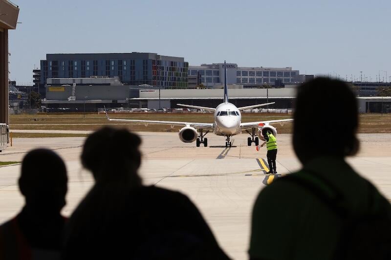 aircraft landing at MEL